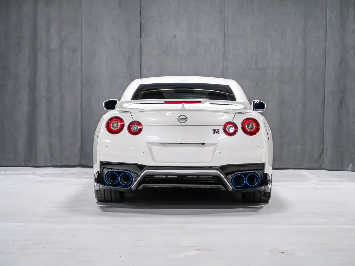 Nissan GT-R PREMIUM 2023 Blanc Montréal - photo #6