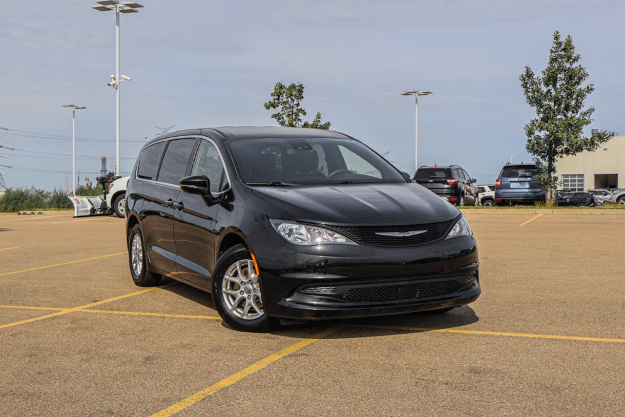 2025 Chrysler Grand Caravan SXT 2WD Black Sherwood Park - photo #1