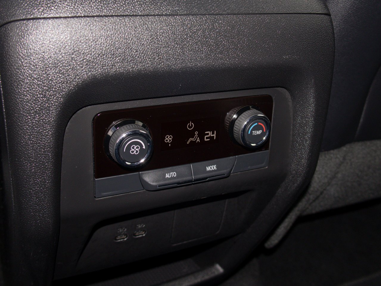 2026 Chevrolet Traverse AWD 4dr LT Black Sherwood Park - photo #30