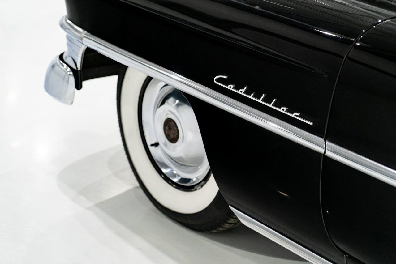 Cadillac Fleetwood Unrestored factory black paint **PRICE IN USD** 1951 Noir Montréal - photo #37