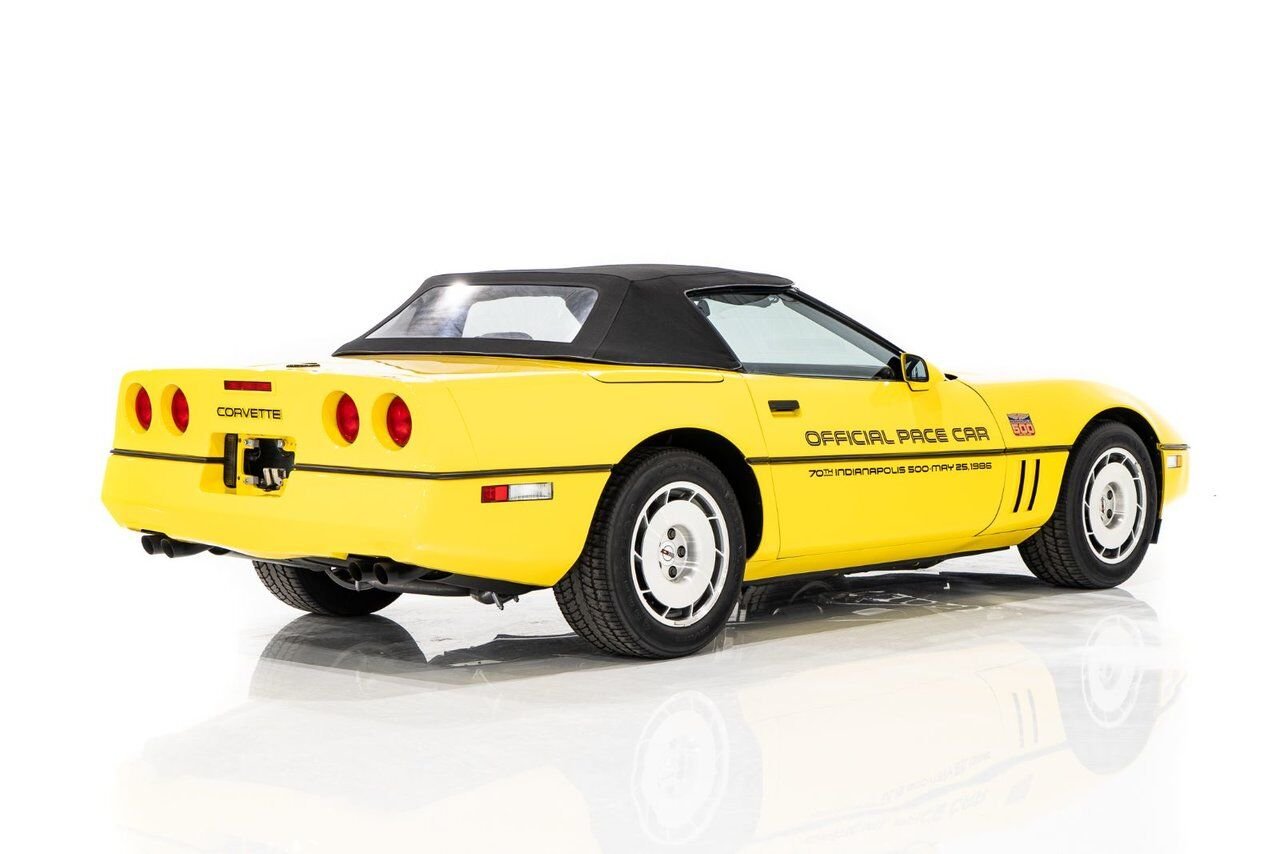 Chevrolet Corvette Pace Car livery with only 17,380km (10,800miles) 1986 Jaune Montréal - photo #35
