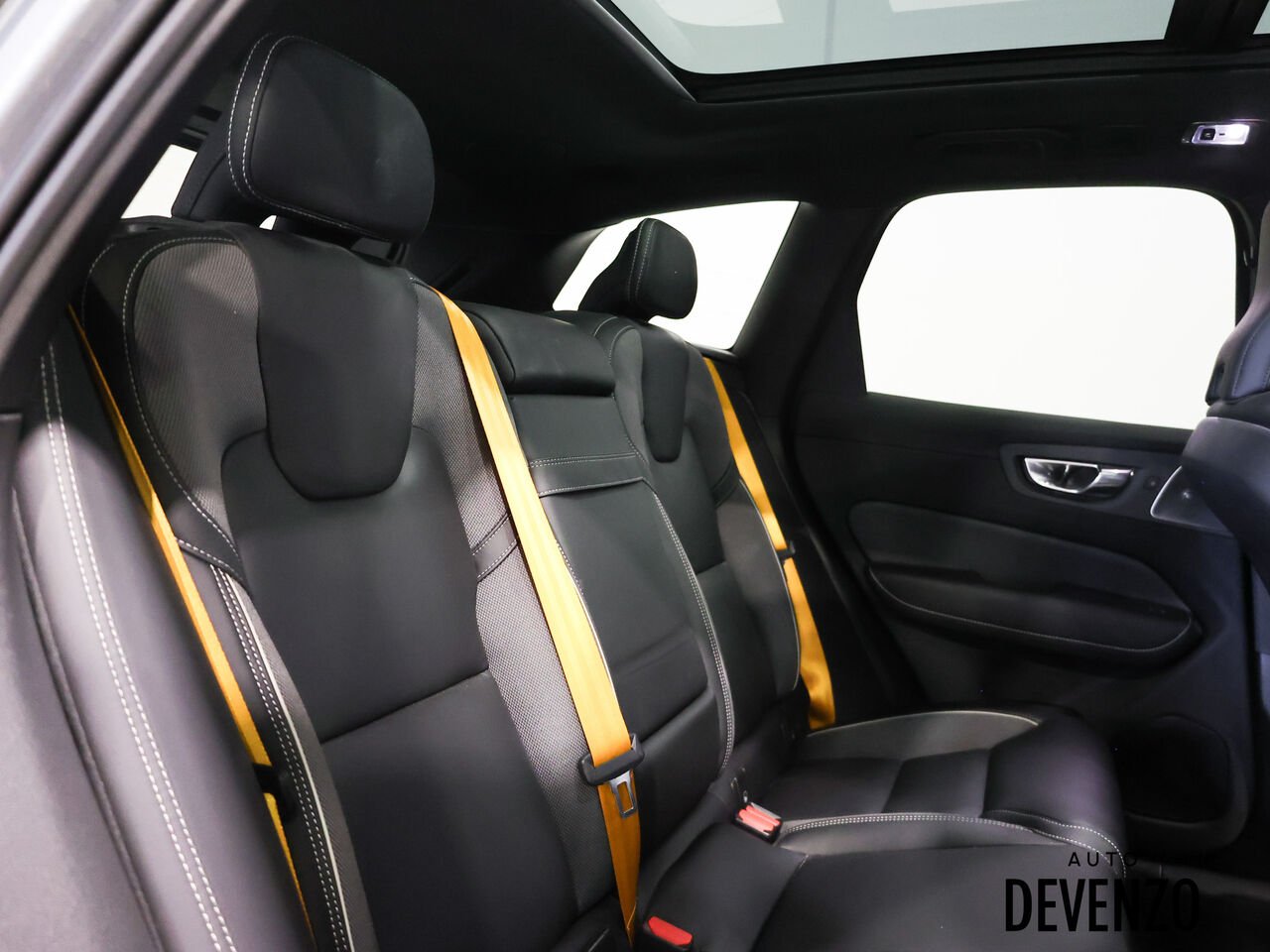 2020 Volvo XC60 Grey Saint-Eustache - photo #9