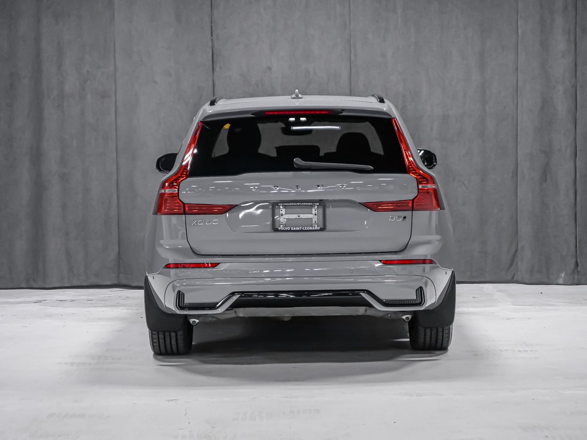 Volvo XC60 B5 PLUS DARK 2024 Gris Montréal - photo #4
