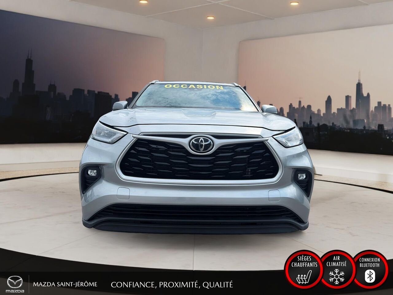 Toyota Highlander XLE | TOIT OUVRANT | CUIR | AWD | 2022 Argent Saint-Jérôme - photo #2