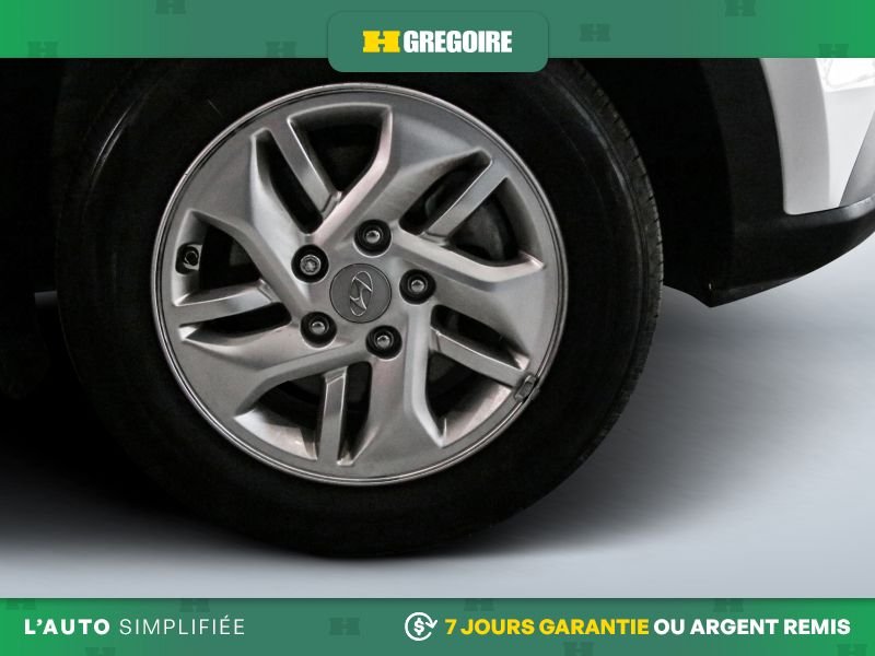 2026 Hyundai Venue White Saint-Eustache - photo #8