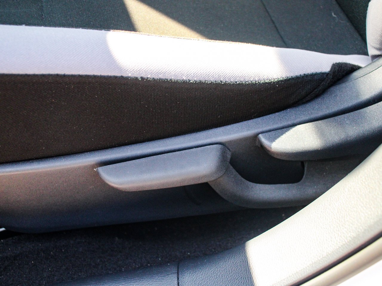 2025 Nissan Versa S CVT White Sherwood Park - photo #14