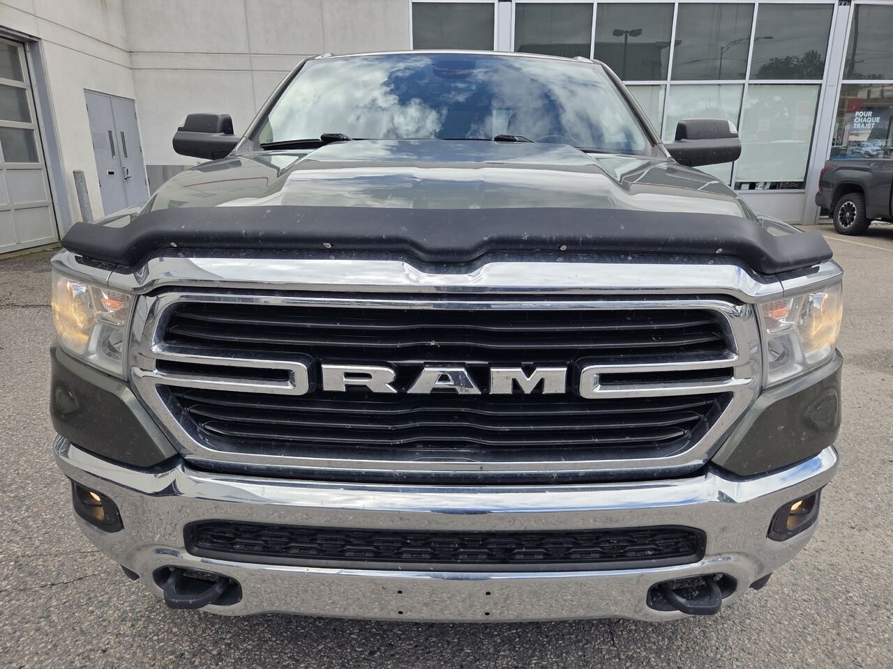 2021 RAM 1500 06N5 VERT Mont-Laurier - photo #1