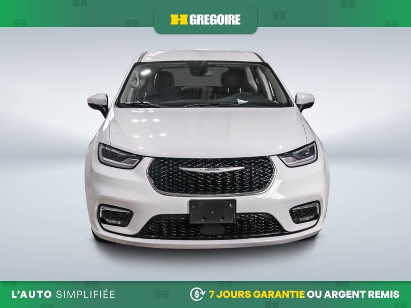 2023 Chrysler Pacifica White Saint-Eustache - photo #1