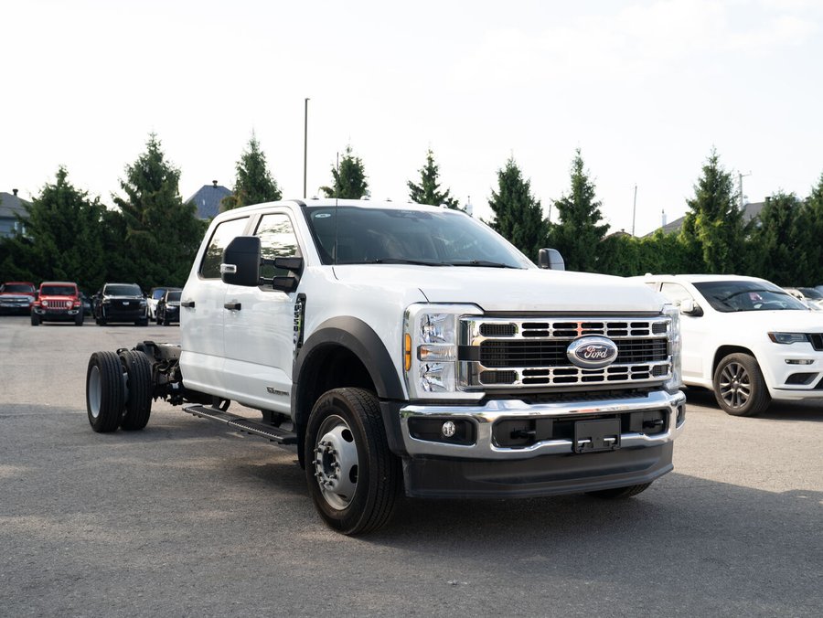 2024 Ford Super Duty F-550 DRW 2024 White