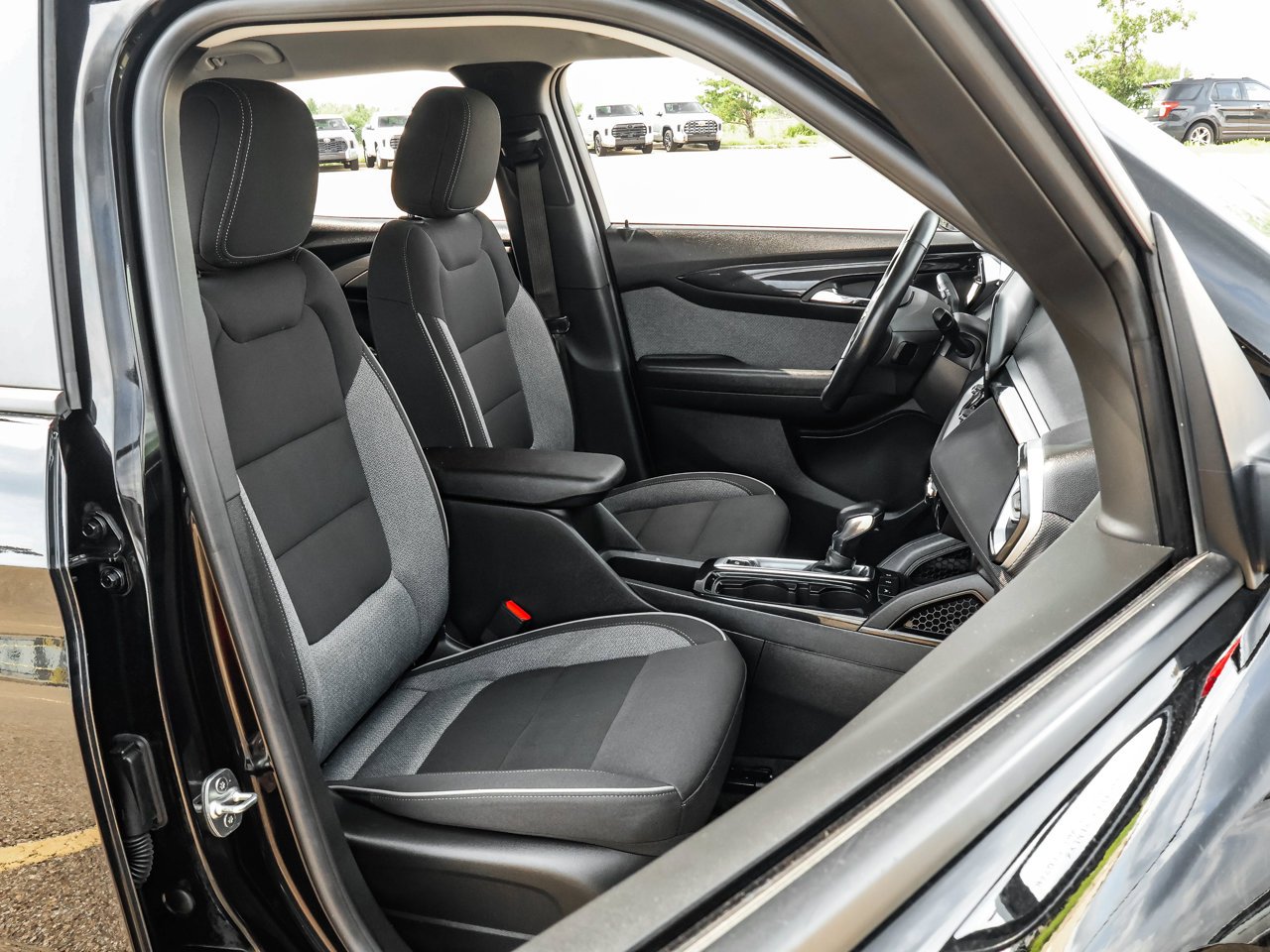 2024 Chevrolet Trailblazer FWD 4dr LT Black Sherwood Park - photo #14
