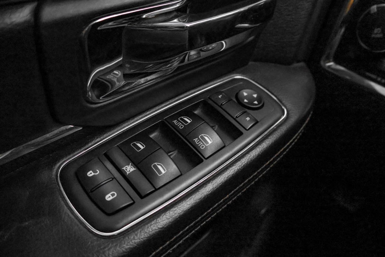 2013 Ram 3500 4WD Crew Cab 149 Laramie White Sherwood Park - photo #15