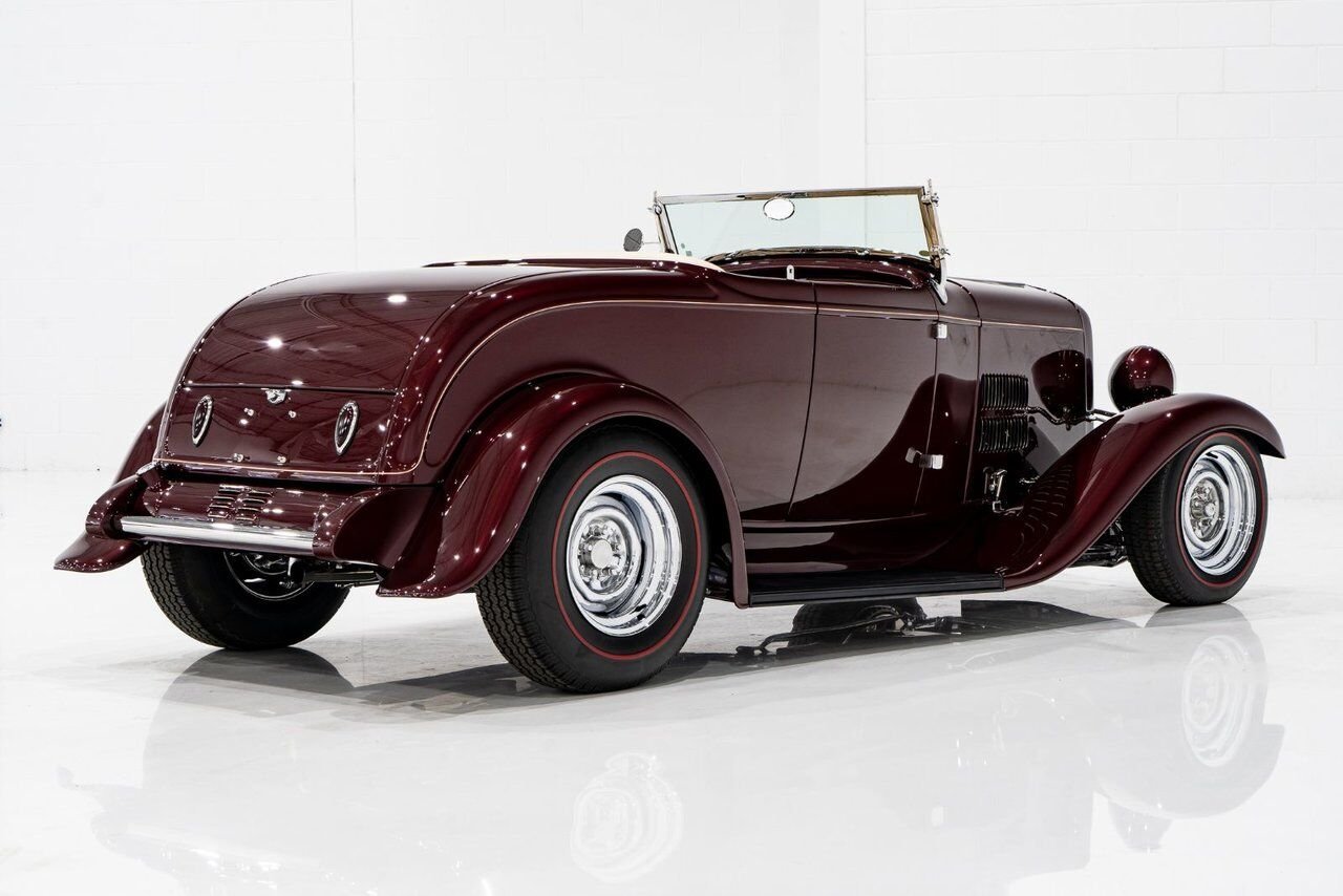 1932 Ford Highboy Lobeck creation spectacular presentation **PRICE IN USD** Red Montreal - photo #24