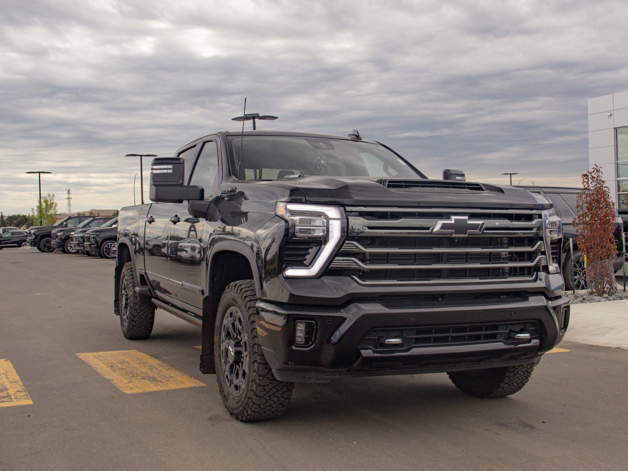 2024 Chevrolet Silverado 3500HD 4WD Crew Cab 159 High Country Black Sherwood Park - photo #12