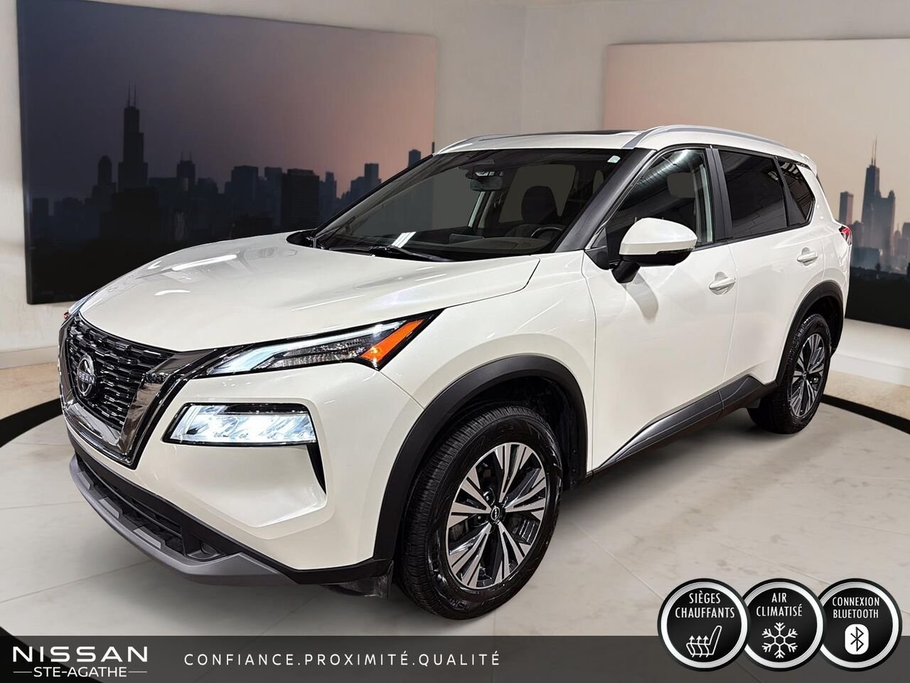 Nissan Rogue SV TI avec ensemble toit ouvrant 2023 Blanc Saint-Jérôme - photo #0