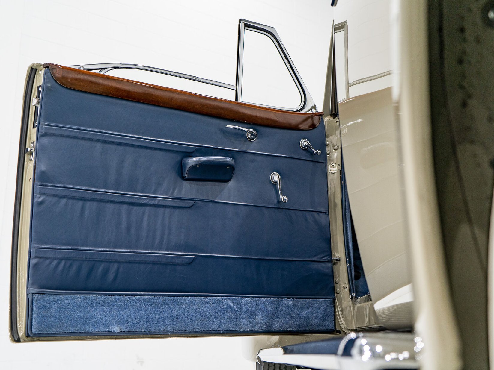 Cadillac Series 75 1 of 27 built. Former CCCA National first prize winner *PRICE IN USD* 1939 Brun Montréal - photo #5