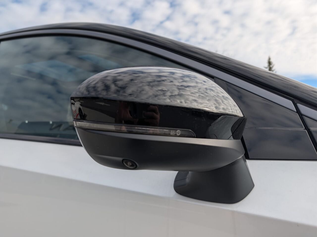 2026 NISSAN ARIYA ARIYA SL E-4ORCE Everest White Pearl Tricoat/Black Diamond Pearl Châteauguay - photo #5