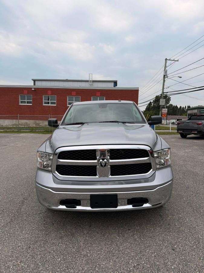 2022 RAM 1500 Classic Grey Lac Mégantic - photo #3