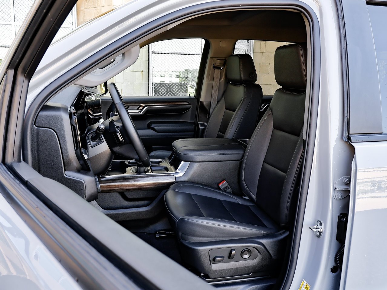 2024 Chevrolet Silverado 1500 4WD Crew Cab 147 RST Grey Sherwood Park - photo #15