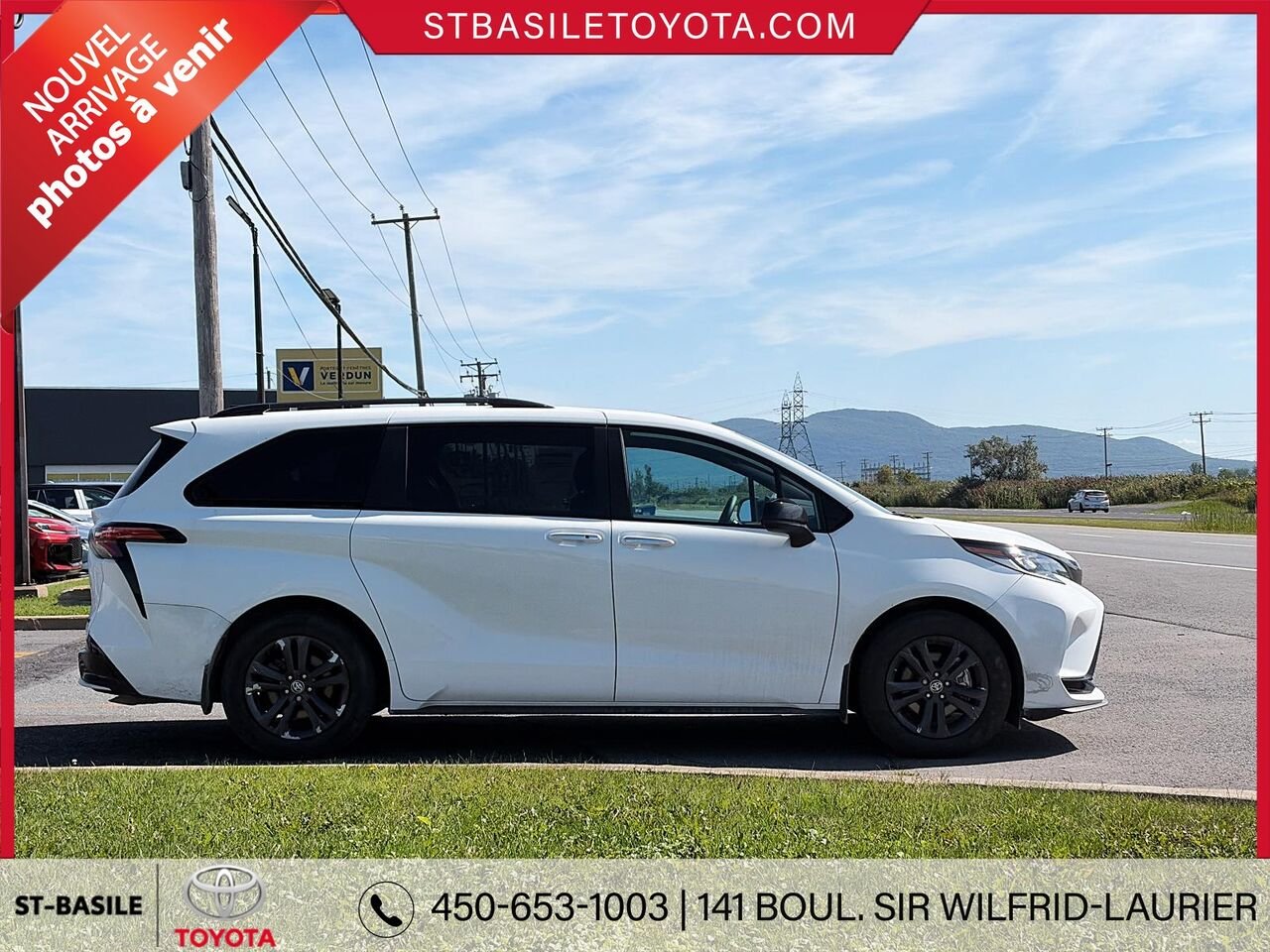 TOYOTA SIENNA 2025 Blanc Saint-Basile-le-Grand - photo #3