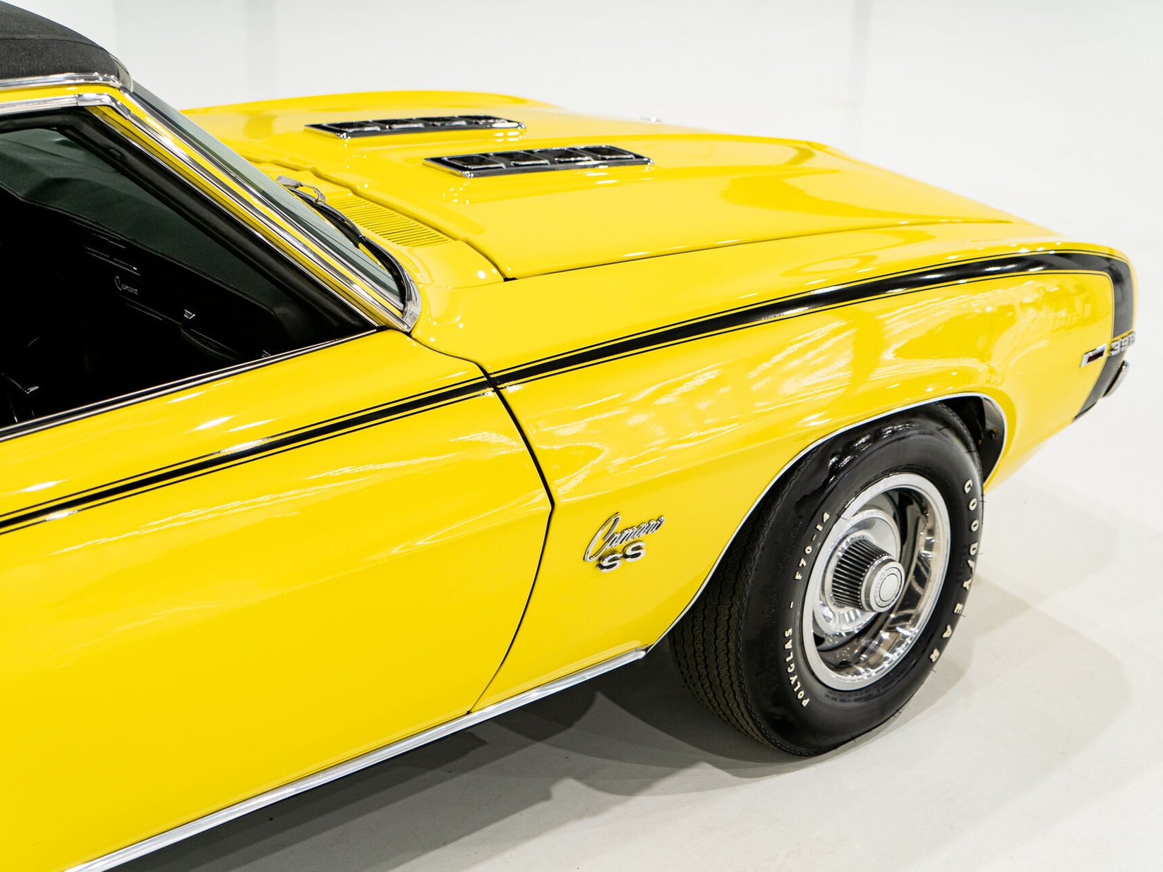 1969 Chevrolet Camaro SS **PRIX EN USD** With factory A/C Yellow Montreal - photo #30