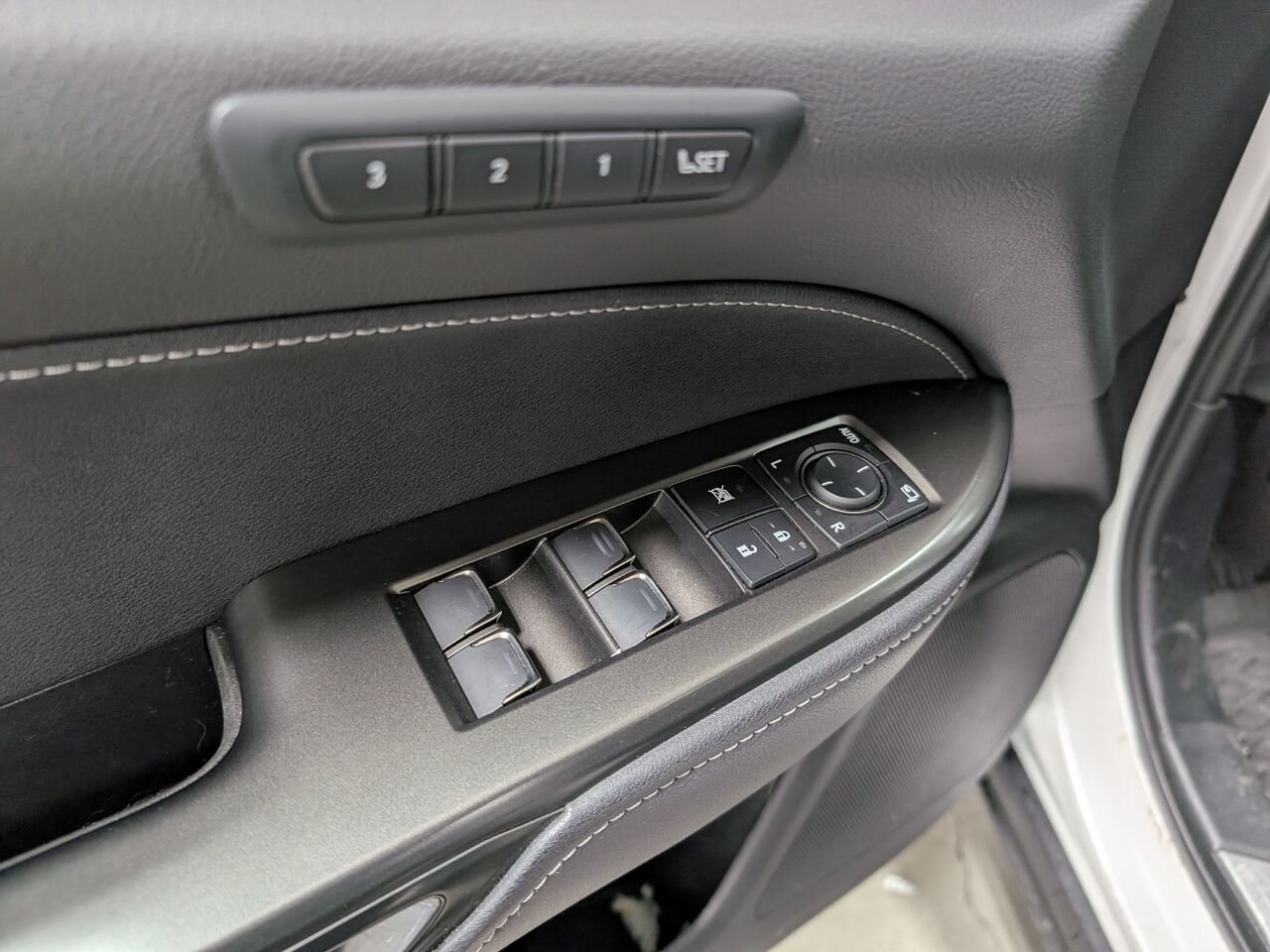 Lexus NX NX 350/SIÈGES CHAUFFANTS ET VENTILLÉS/TOIT OUVRANT/VOLANT CHAUFFANT 2022 Blanc Sherbrooke - photo #9