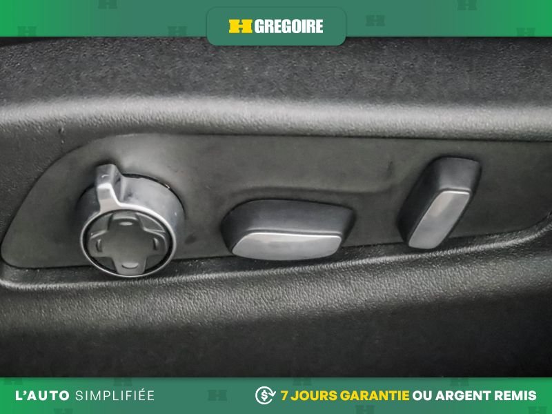 2023 Cadillac XT4 Grey Saint-Eustache - photo #19