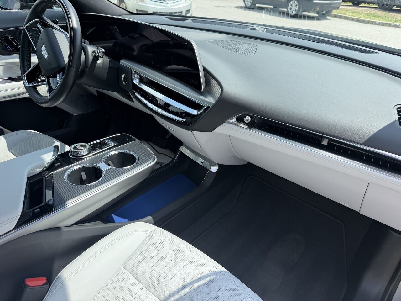 2024 Cadillac LYRIQ LUXURY AWD FINANCEMENT À PARTIR DE 0.99% Silver Laval - photo #18