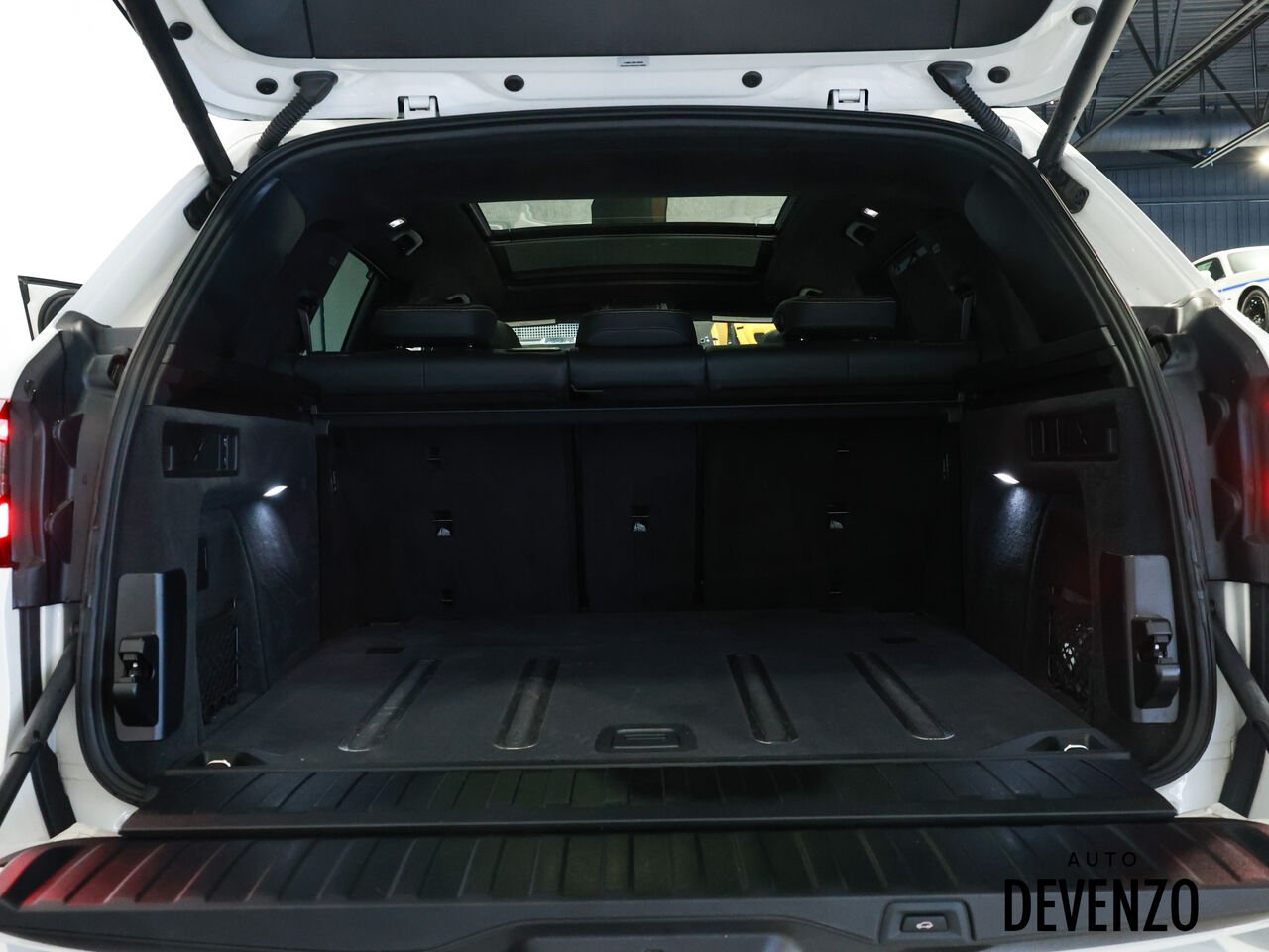 2022 BMW X5 M White Saint-Eustache - photo #20