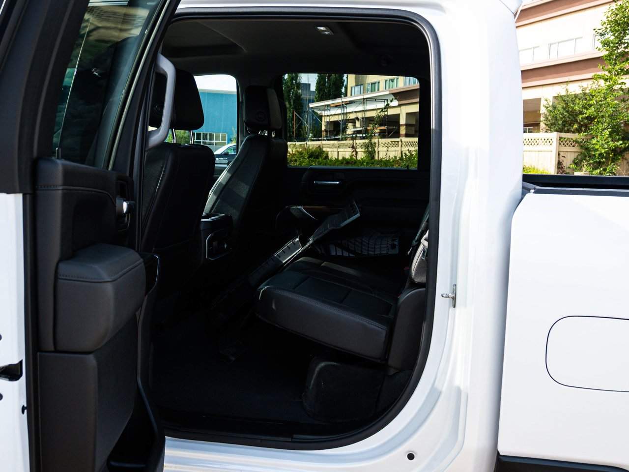 2023 GMC Sierra 3500HD 4WD Crew Cab 159 SLT White Sherwood Park - photo #27