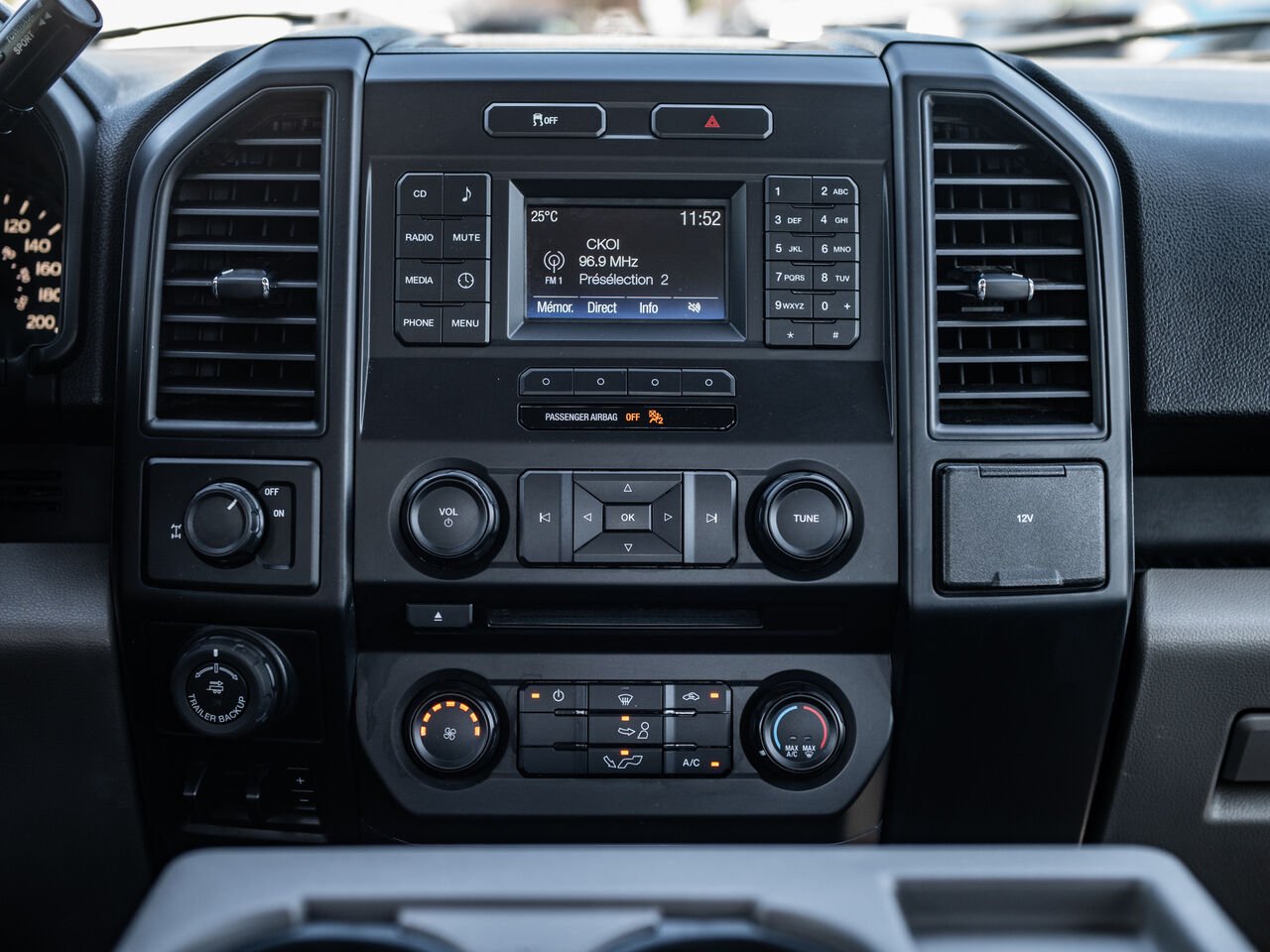 Ford F-150 2016 Blanc Sainte-Julienne - photo #24