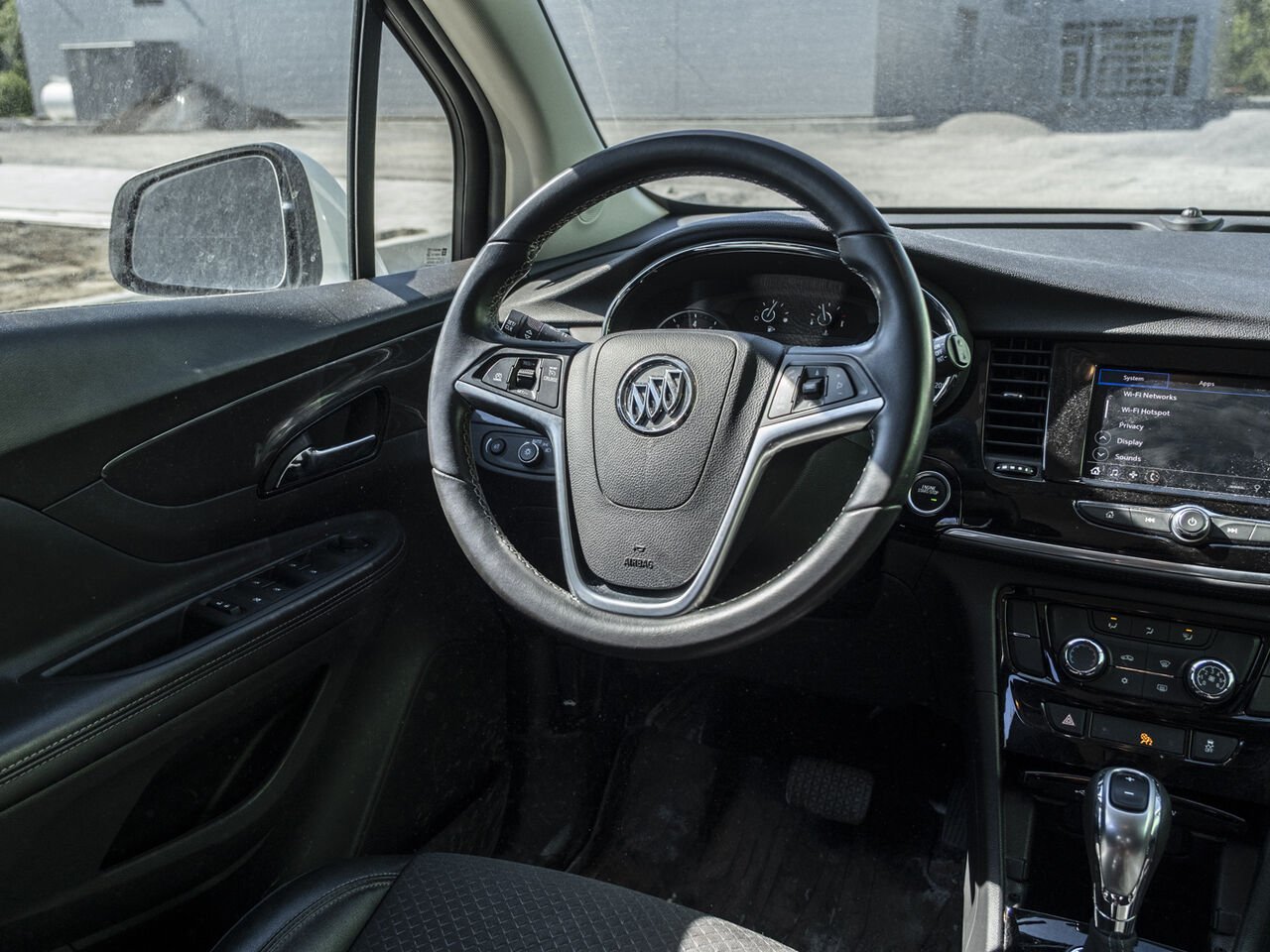 2022 Buick Encore White Gatineau - photo #17
