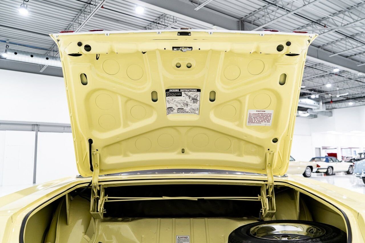1965 Chevrolet Impala SS *PRIX EN USD* 396/325HP 4spd frame off restoration Yellow Montreal - photo #53