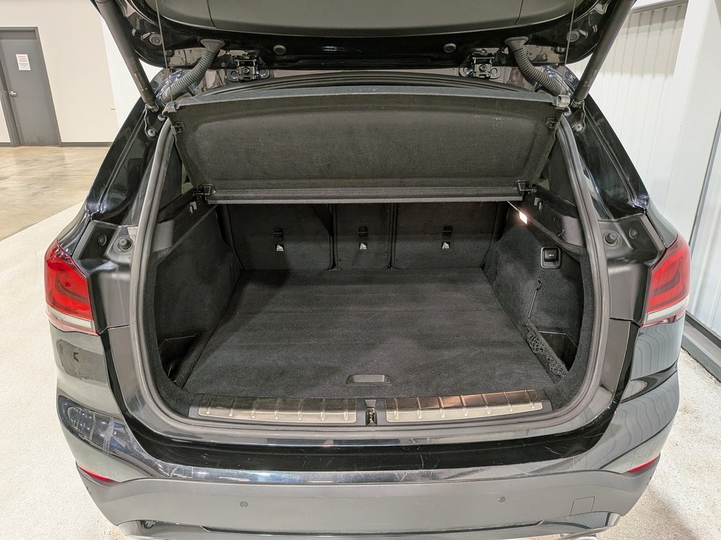 2020 BMW X1 xDrive28i Sports Activity Vehicle Black Val-David - photo #8