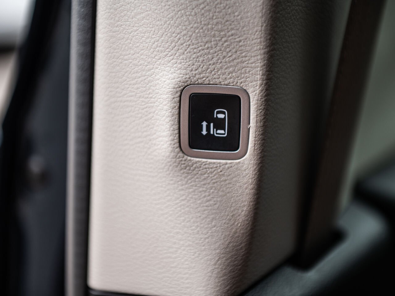 2023 Chrysler Pacifica Hybrid Blue Sainte-Julienne - photo #31