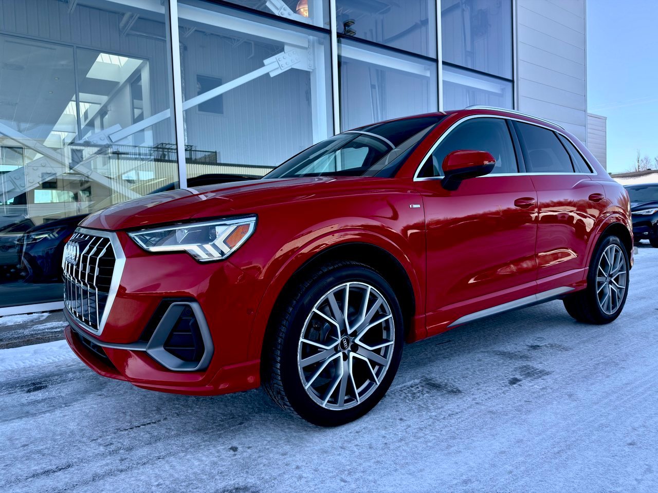 2019 Audi Q3 Red Notre-Dame-des-Prairies - photo #1