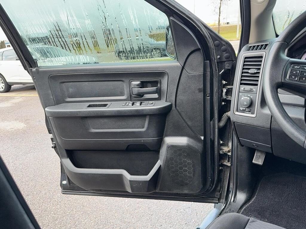 Ram 1500 Classic NIV 1C6RR7FG9LS154863 2020 Noir Baie-Comeau - photo #8