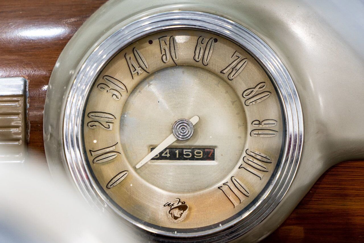 Mercury Eight **PRICE IN USD** 1947 Noir Montréal - photo #82