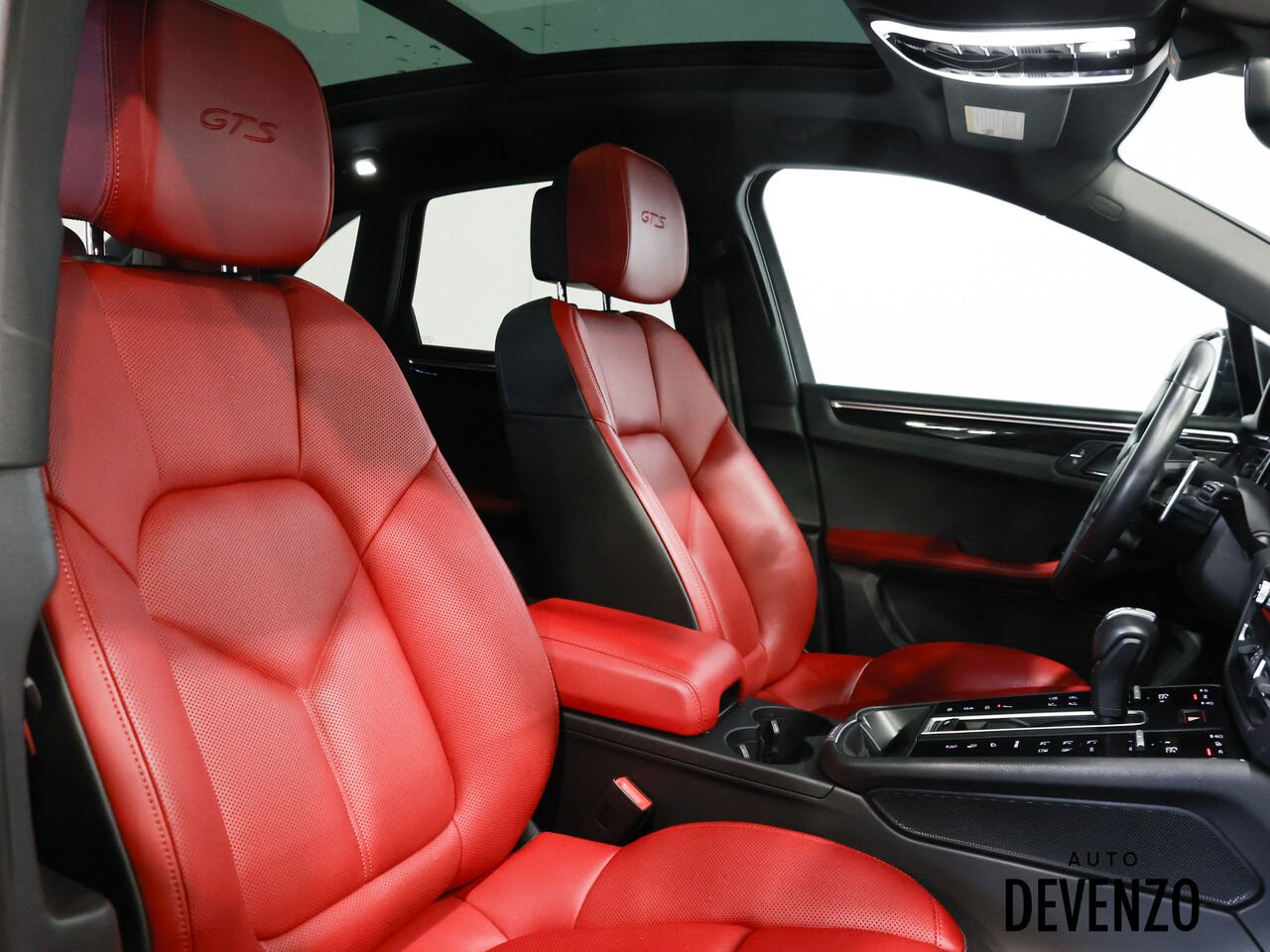 2023 Porsche Macan Black Saint-Eustache - photo #8