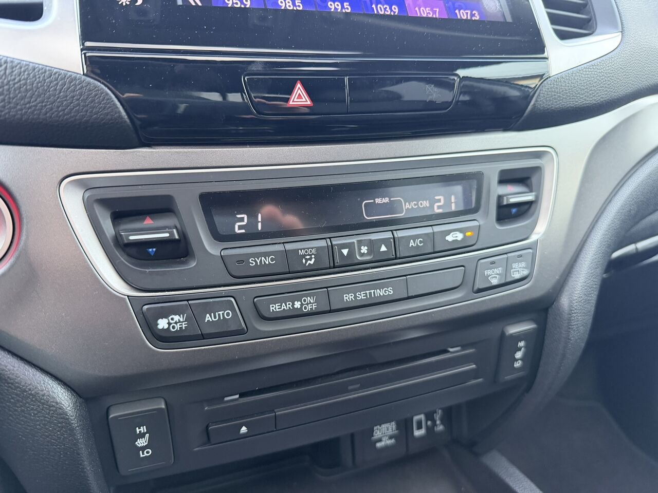 Honda Ridgeline Sport AWD TOIT OUVRANT ***IMPECCABLE*** 2019 Blanc Laval - photo #20