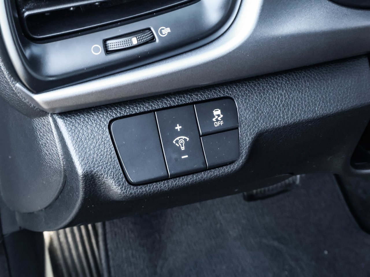 2022 Kia Rio 5-door LX+ IVT Blue Sherwood Park - photo #19