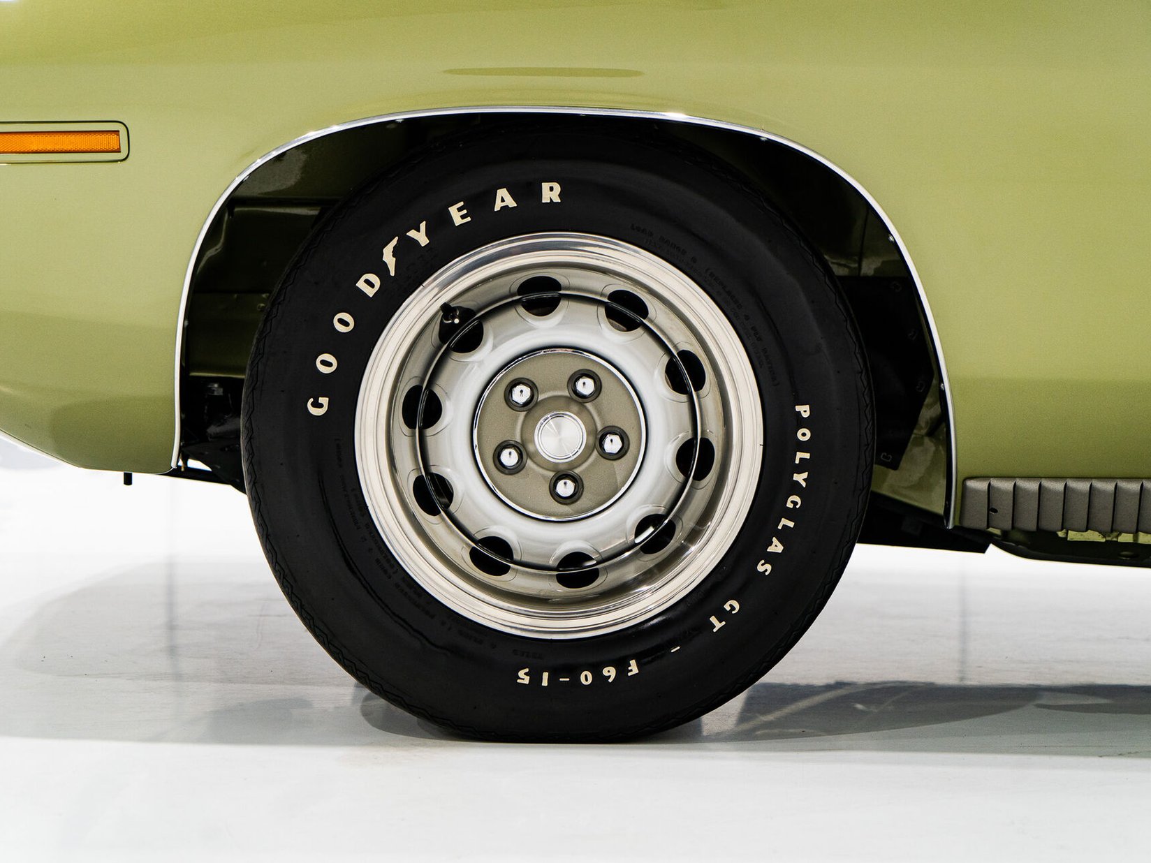 Plymouth HEMI Cuda 1 de 3 Exemplaires Utilisés par la Division Course de Chrysler France **PRIX EN USD** 1970 Vert Montréal - photo #45