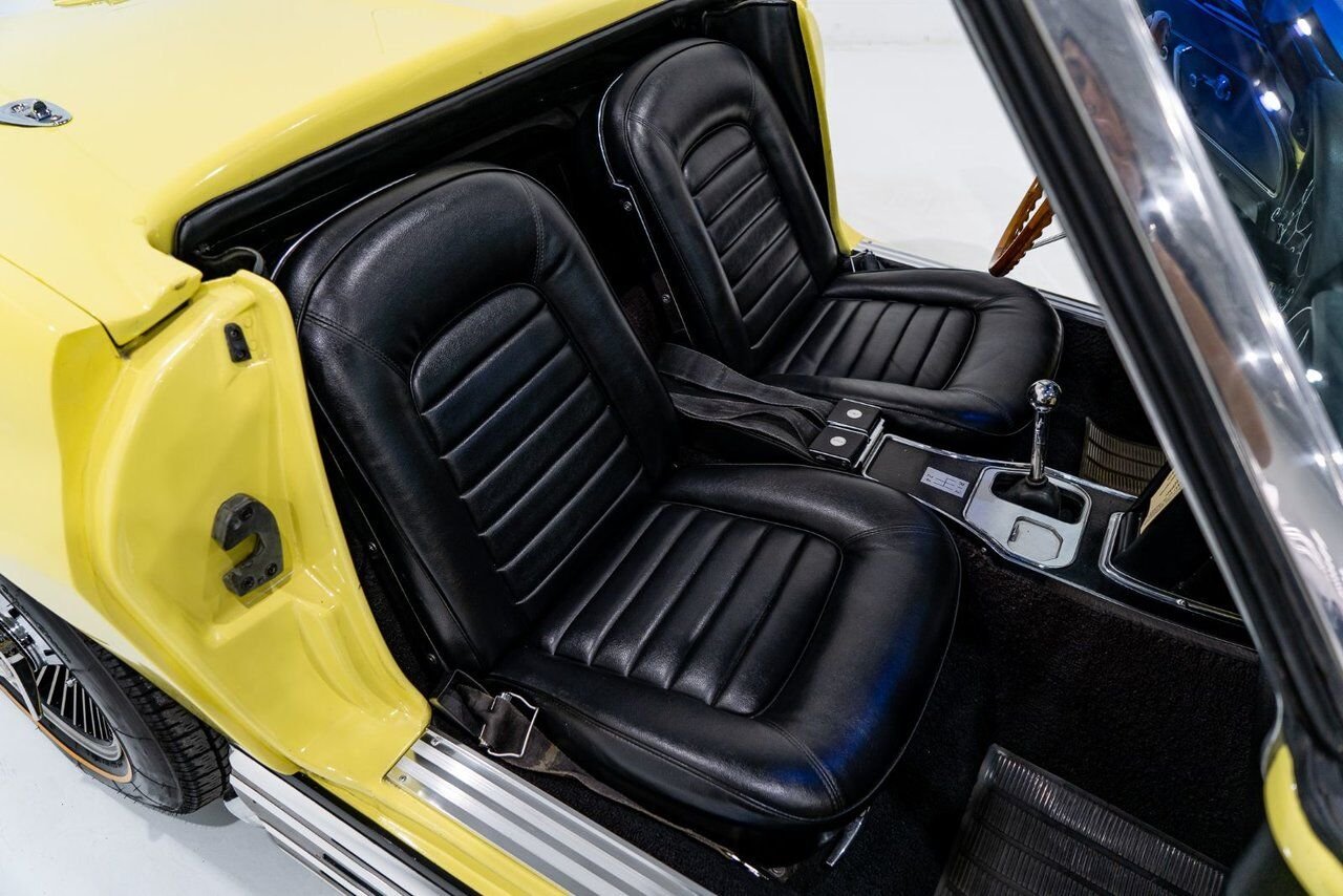 Chevrolet Corvette Matching# 427/425HP IP Code **PRICE IN USD** 1966 Jaune Montréal - photo #76