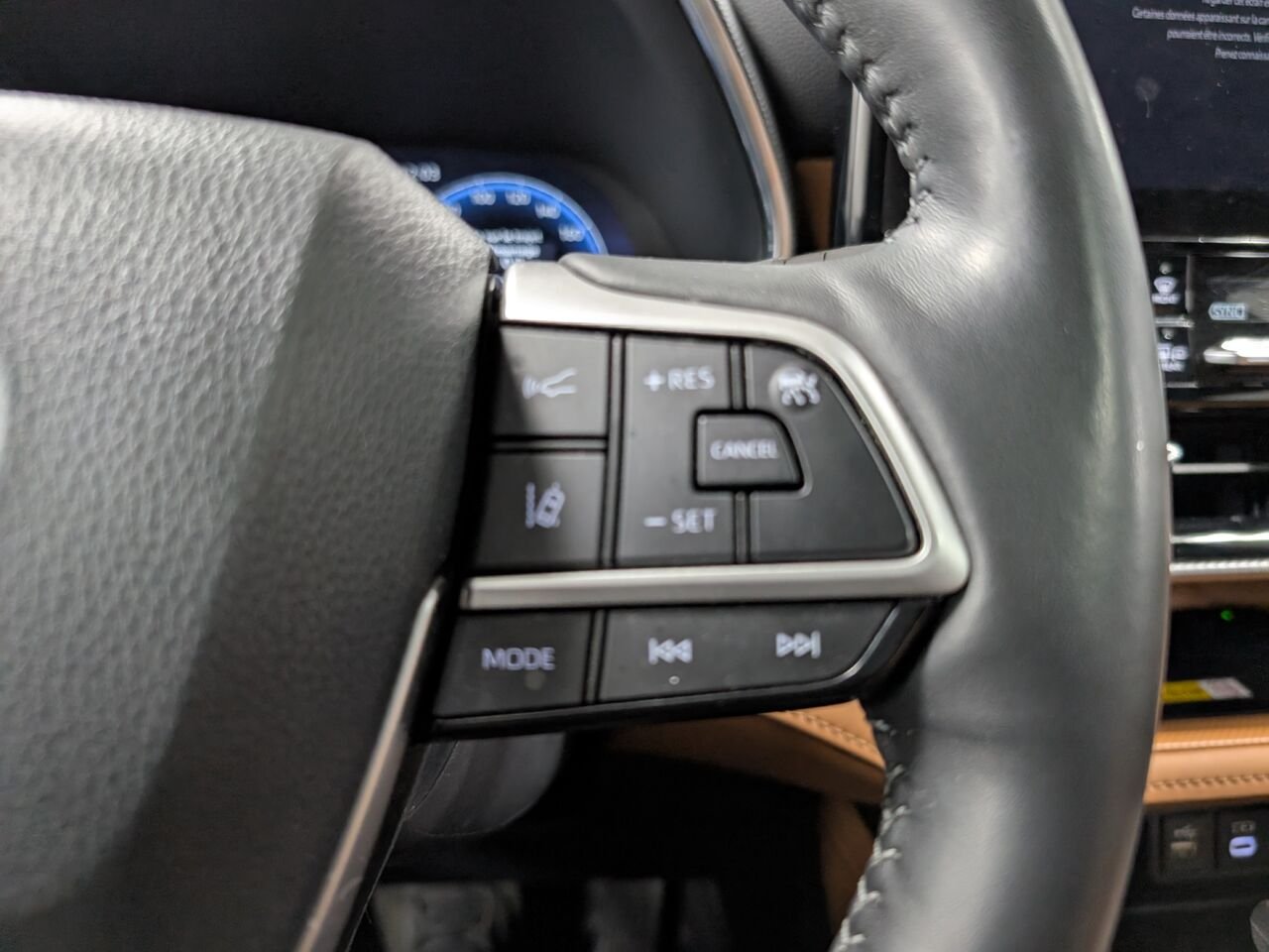 2025 Toyota Highlander Hybrid 5TDEBRCH9SS646479 Midnight Black Metallic Sherbrooke - photo #14