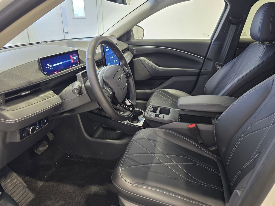 Ford Mustang Mach-E 2026 Blanc astral métallisé trois couches