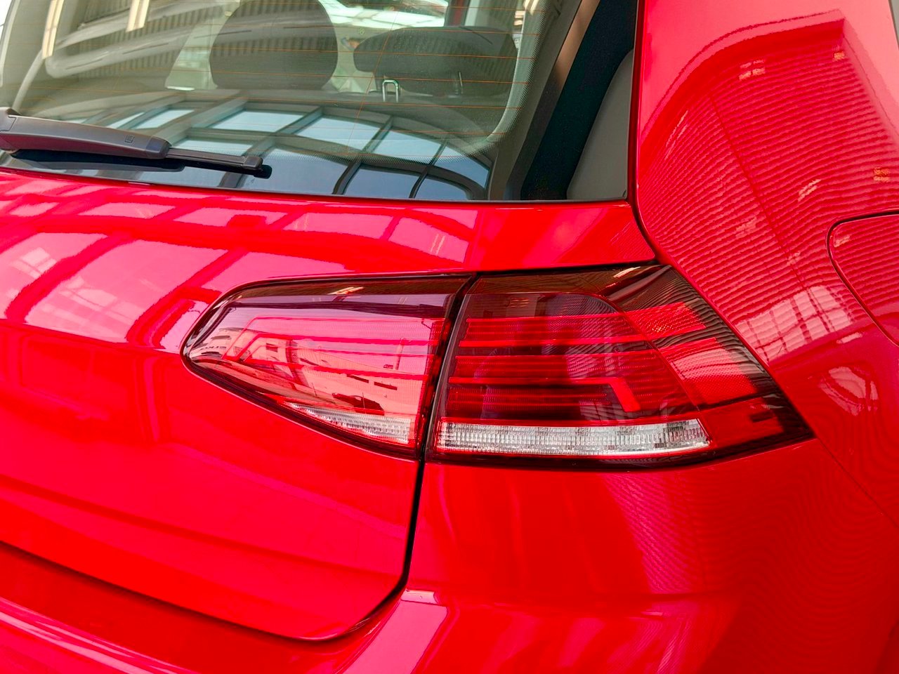 2021 Volkswagen Golf Red Notre-Dame-des-Prairies - photo #11