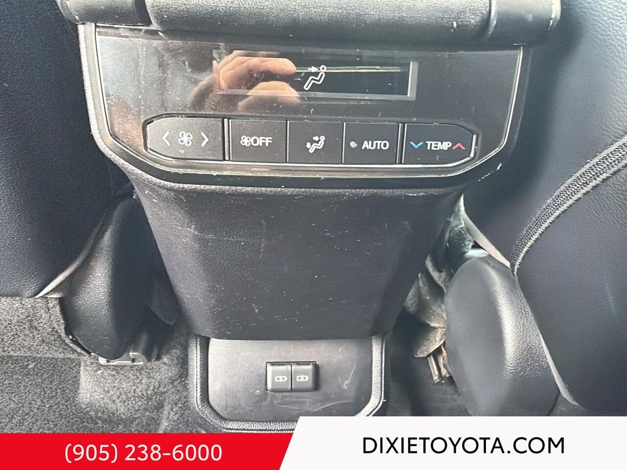 2023 Toyota Highlander XLE AWD / HEATED SEATS / MOONROOF / ALLOY WHEELS / CARPLAY AND ANDROID AUTO Magnetic Grey Metallic Mississauga - photo #18