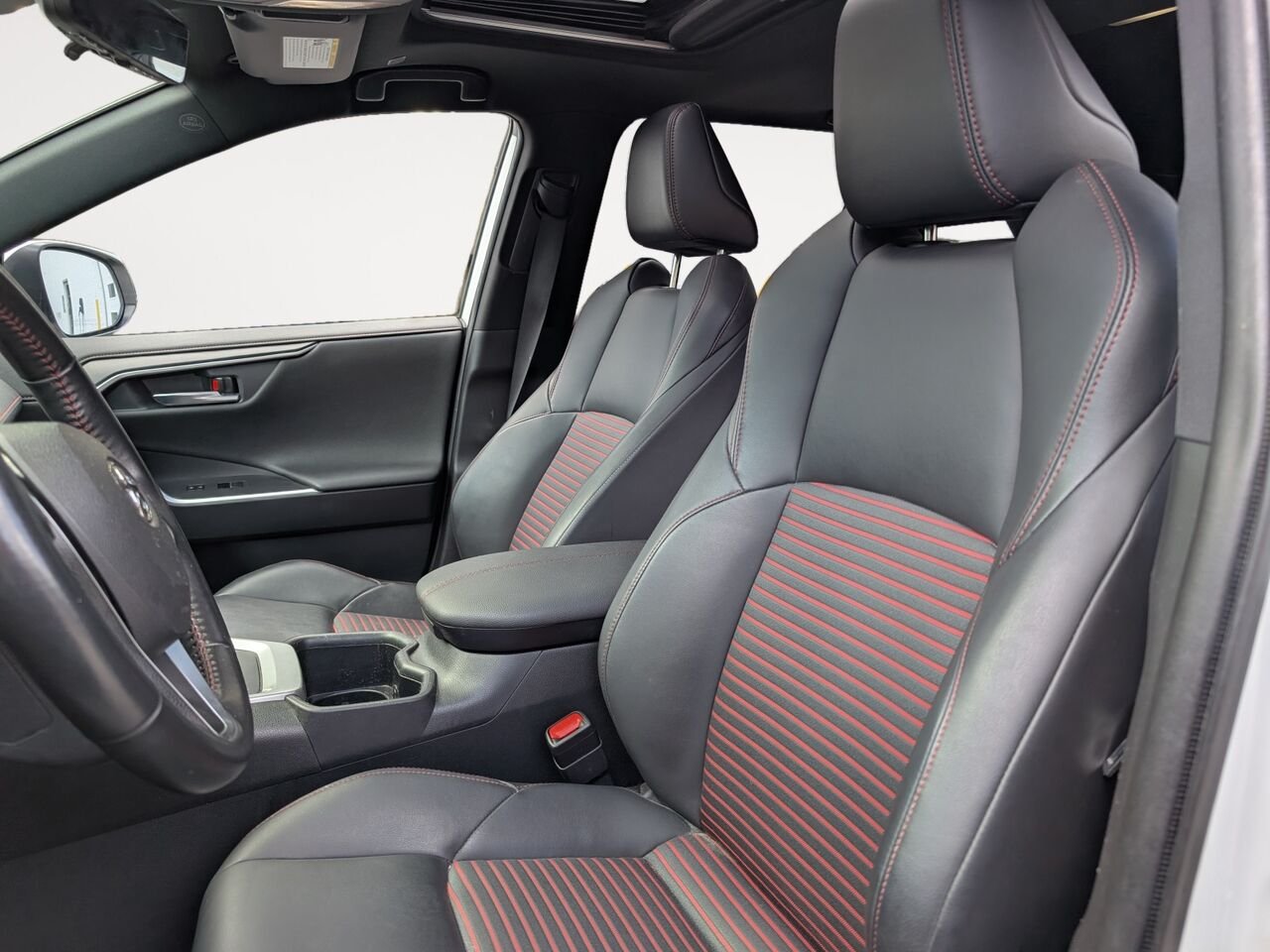 Toyota RAV4 Prime XSE PRIME-HYBRIDE BRANCHABLE/SIÈGES CHAUFFANTS/TOIT OUVRANT/VOLANT CHAUFFANT/AC BIZONE 2023 Blanc Sherbrooke - photo #7