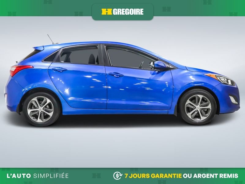 Hyundai Elantra 2017 Bleu Laval - photo #10