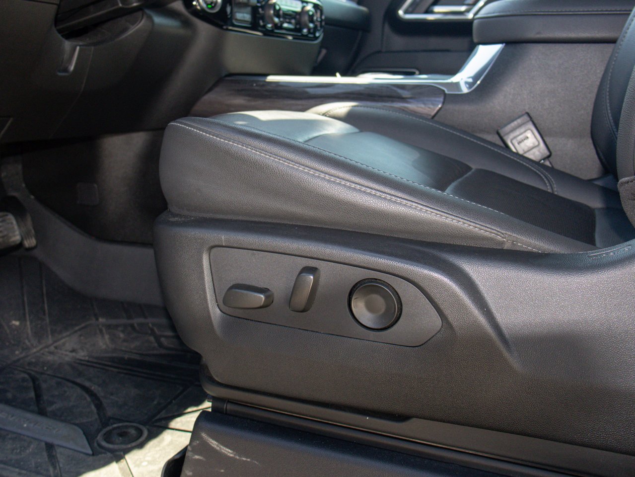 2024 Chevrolet Silverado 3500HD 4WD Crew Cab 159 LTZ White Sherwood Park - photo #18