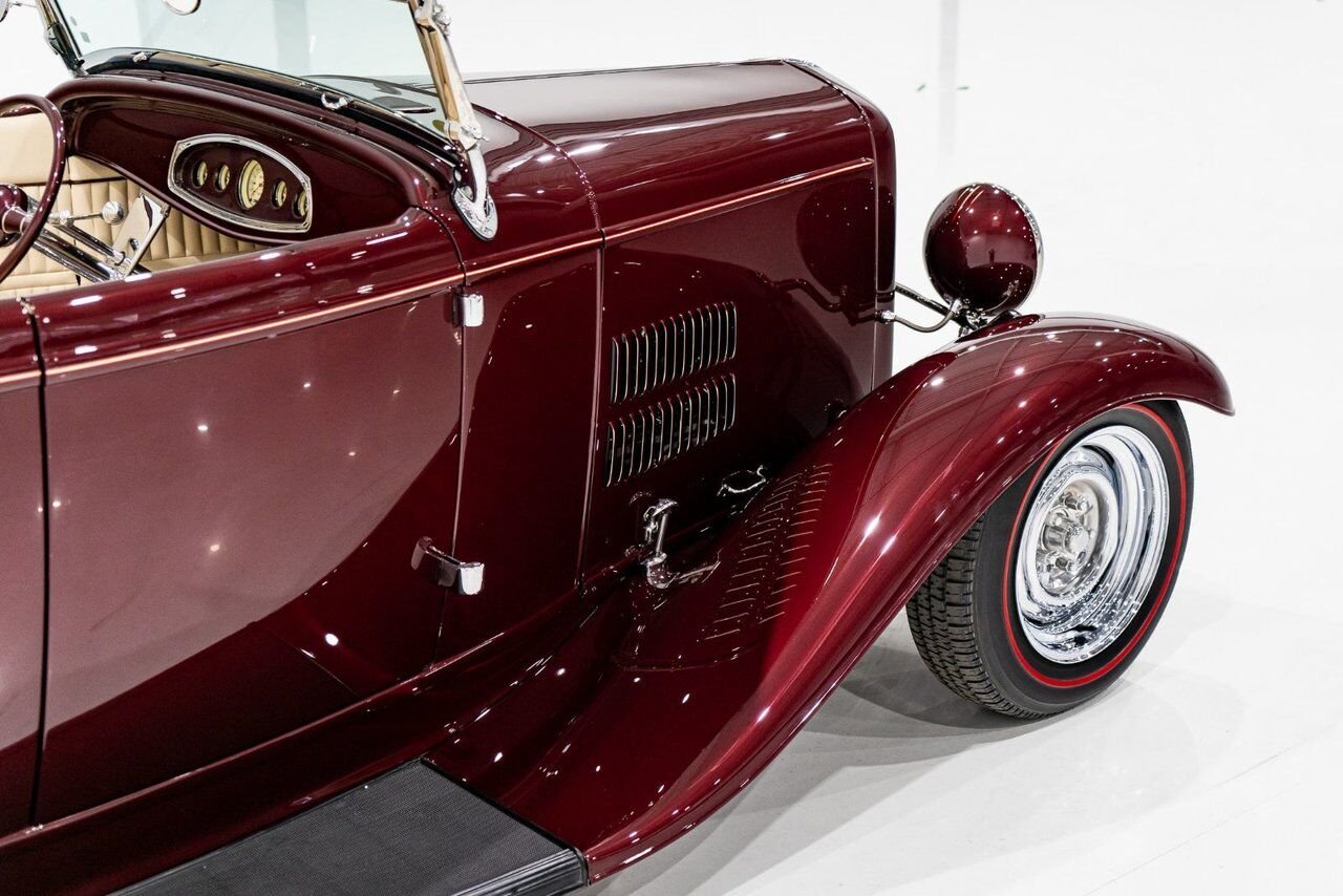 1932 Ford Highboy Lobeck creation spectacular presentation **PRICE IN USD** Red Montreal - photo #38